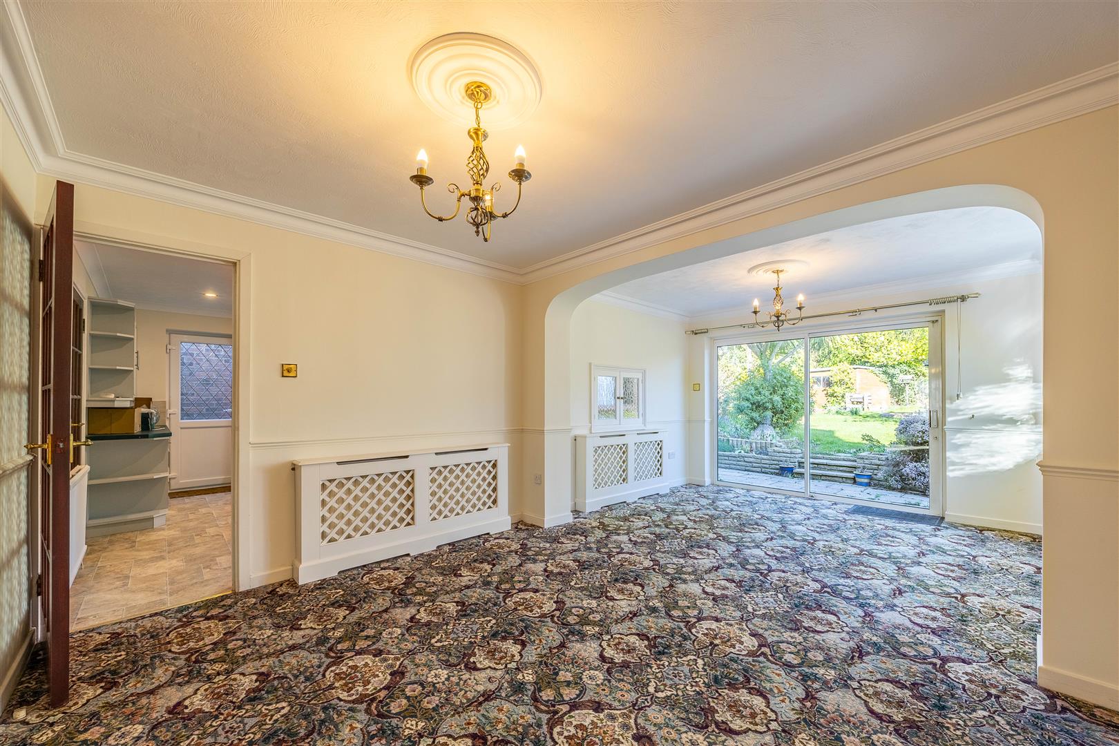 Lounge/Dining Room